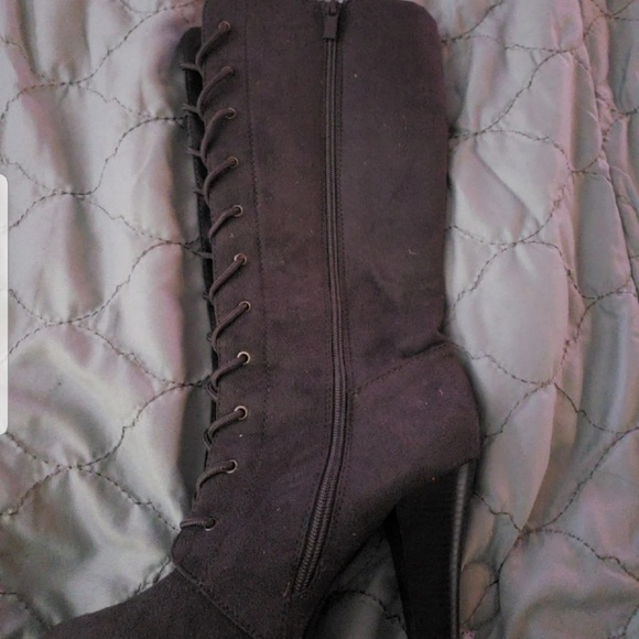 Boots - Picture 1 of 3